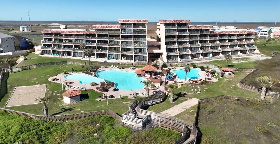 Aerial view of Mayan Princess resort